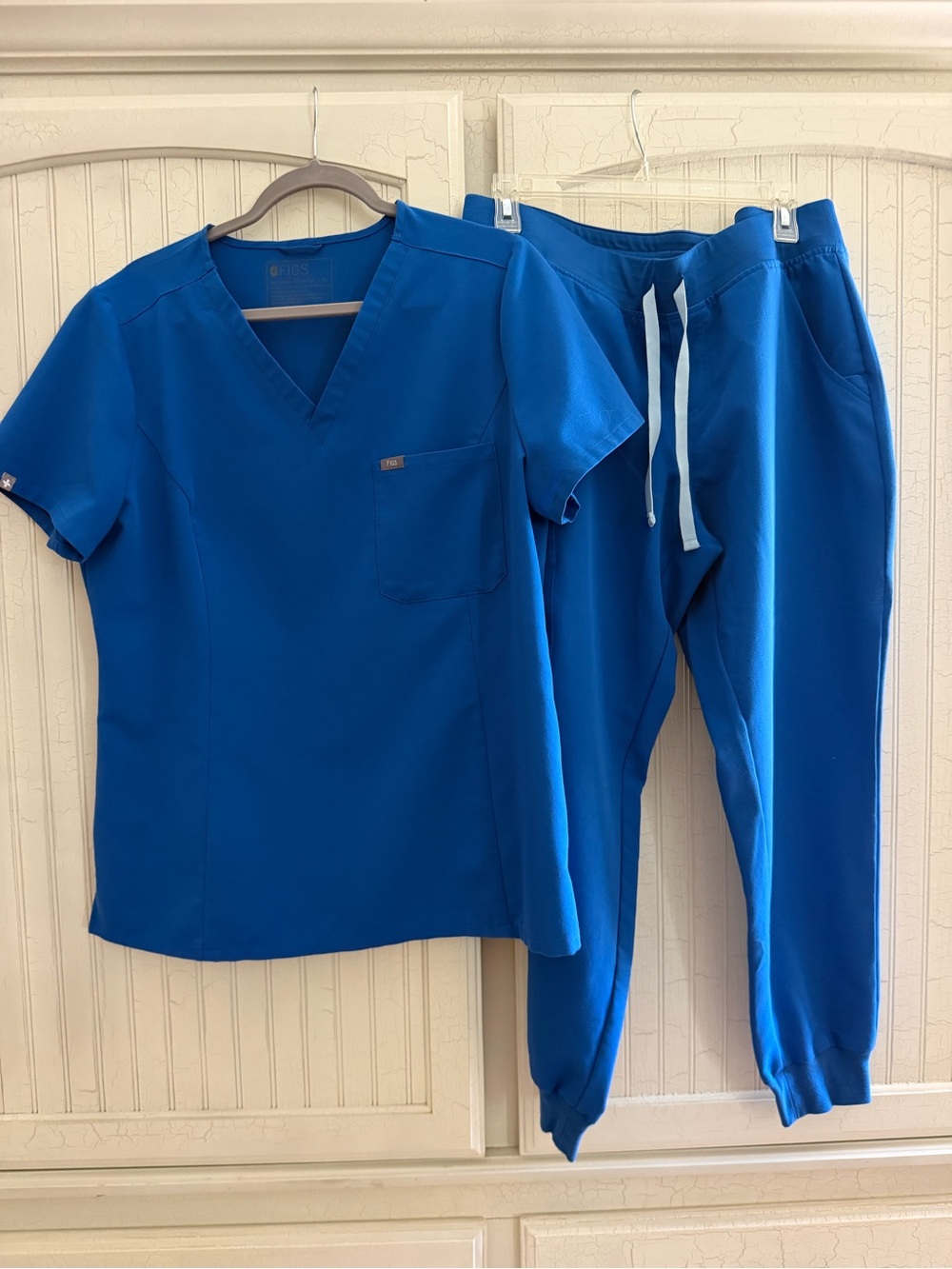 Figs Women's Slim Catarina XL Royal blue Scrub Top and Zamora LP Jogger